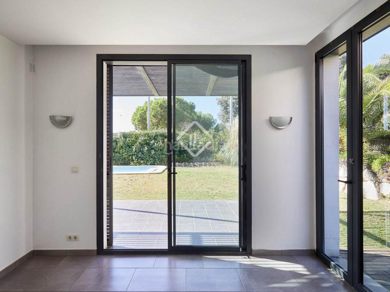 Foto 991ad528-6e7d-45a2-9998-18da8fd9ff27. Xalet amb calefacció aparcament piscina a El Balís - Can Calella Sant Vicenç de Montalt