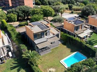 Xalet a El Balís - Can Calella. Cómoda casa de 4 dormitorios ubicada cerca de la playa, en venta