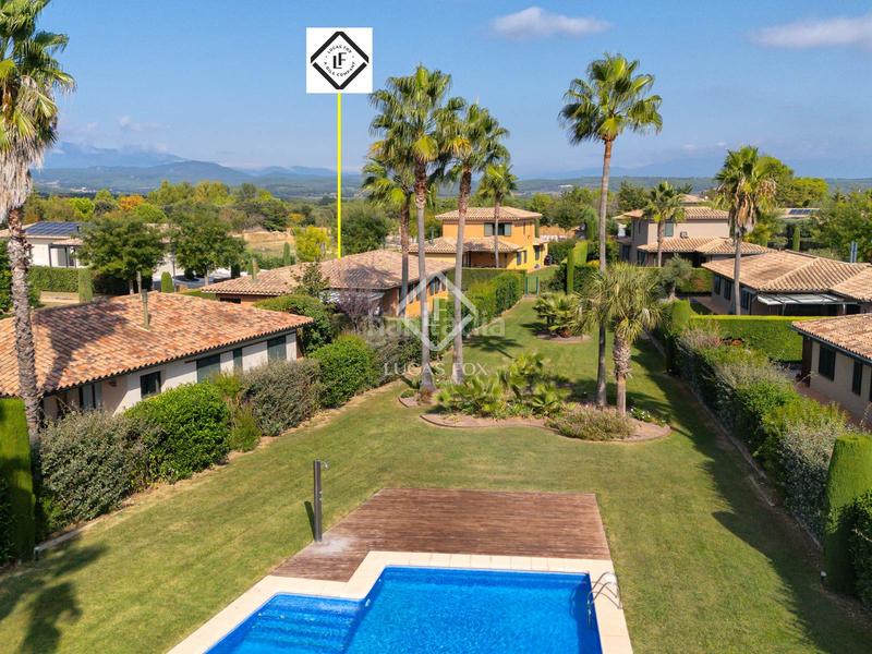 Foto a3cafa52-80a9-4b9b-88e8-9b3ee0b00ade. Chalet avec piscine dans Navata