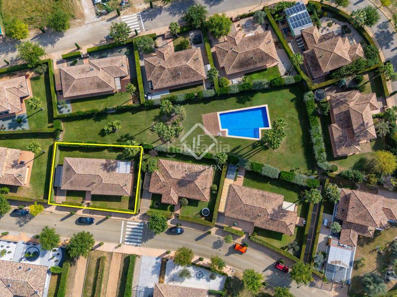 Foto d617398c-3503-4714-967a-e2d989d3f176. Chalet avec piscine dans Navata