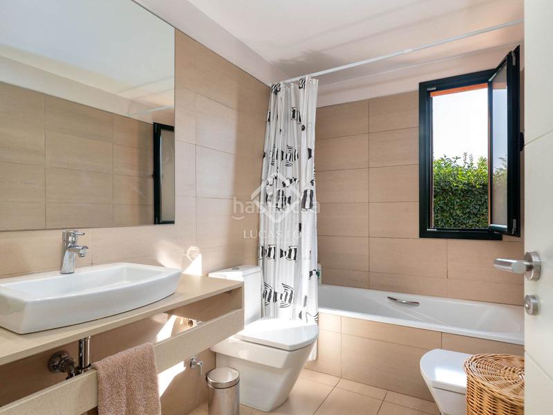 Foto eafad570-3f2e-4921-bad1-27d99cba6d25. Chalet avec piscine dans Navata