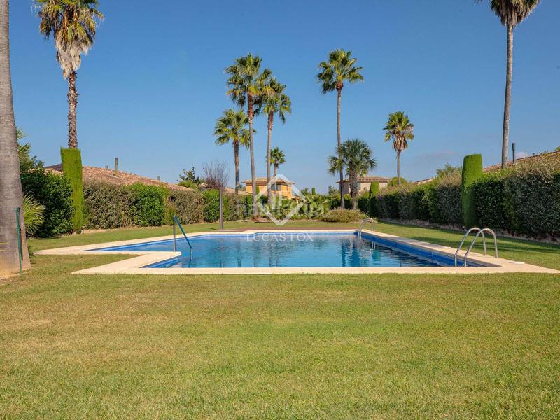 Foto f2fc6003-9386-4738-b479-9c389b2c9ad4. Chalet avec piscine dans Navata