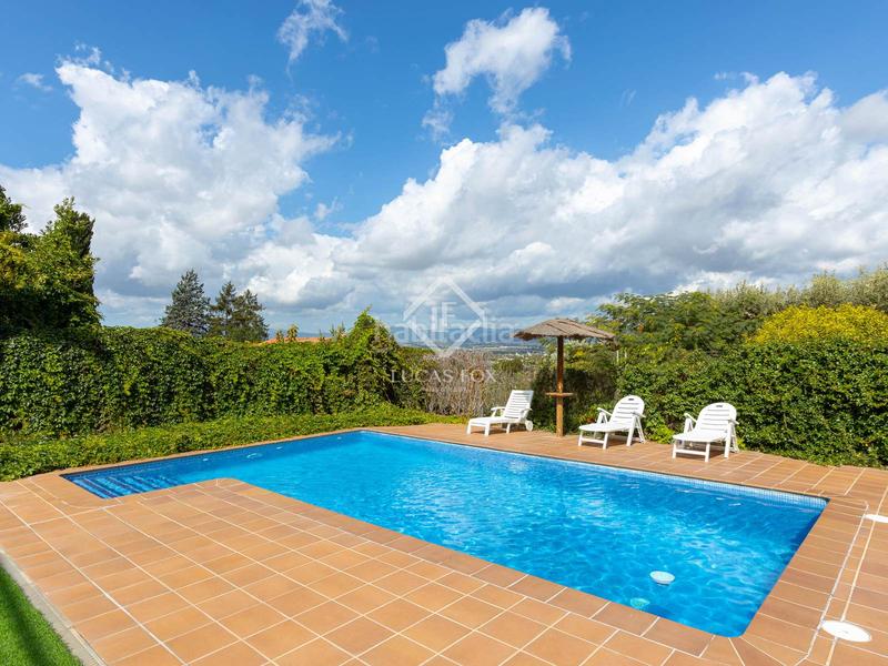 Foto 029b216f-6ee9-442a-b21e-89ebd0988141. Xalet amb calefacció aparcament piscina a Vallromanes