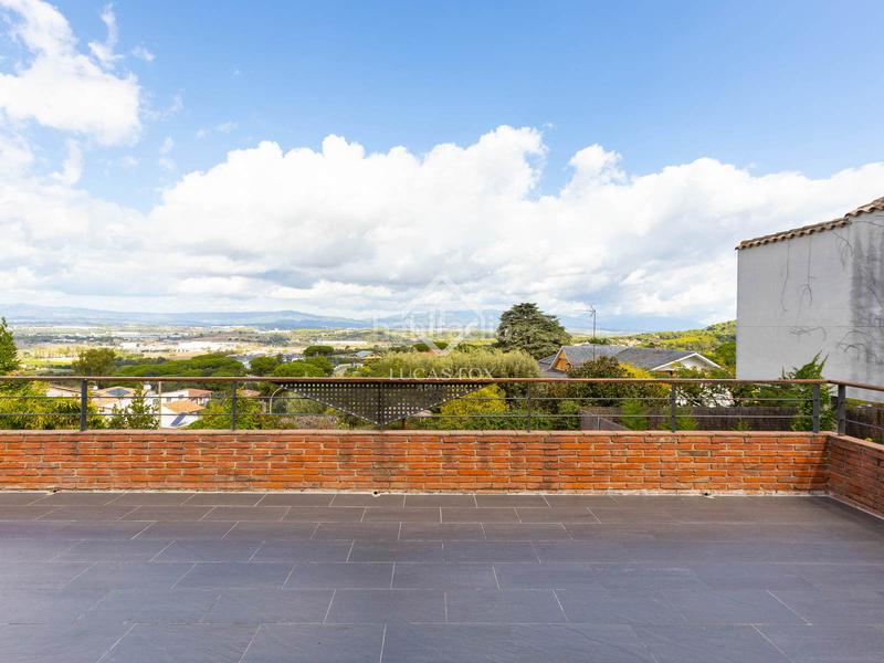 Foto 0d2d49b8-bcd2-4a8d-a63b-12868517a8a4. Xalet amb calefacció aparcament piscina a Vallromanes