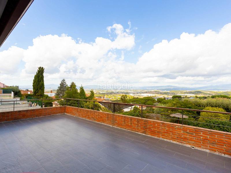 Foto 0f8e7233-1121-40fe-8c0a-341f81cb5225. Xalet amb calefacció aparcament piscina a Vallromanes