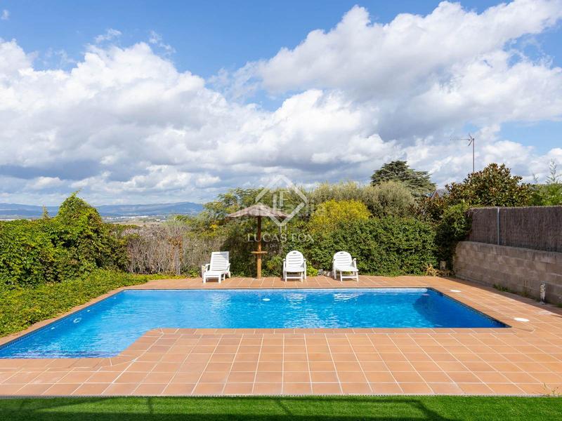 Foto 8aabe56a-cf6d-40bf-a590-f2025ad67ba3. Xalet amb calefacció aparcament piscina a Vallromanes