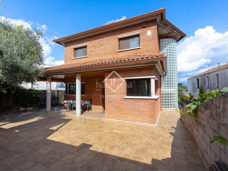 Foto b5b9d6fd-2b61-4f6d-b128-7715a2a8d739. Xalet amb calefacció aparcament piscina a Vallromanes