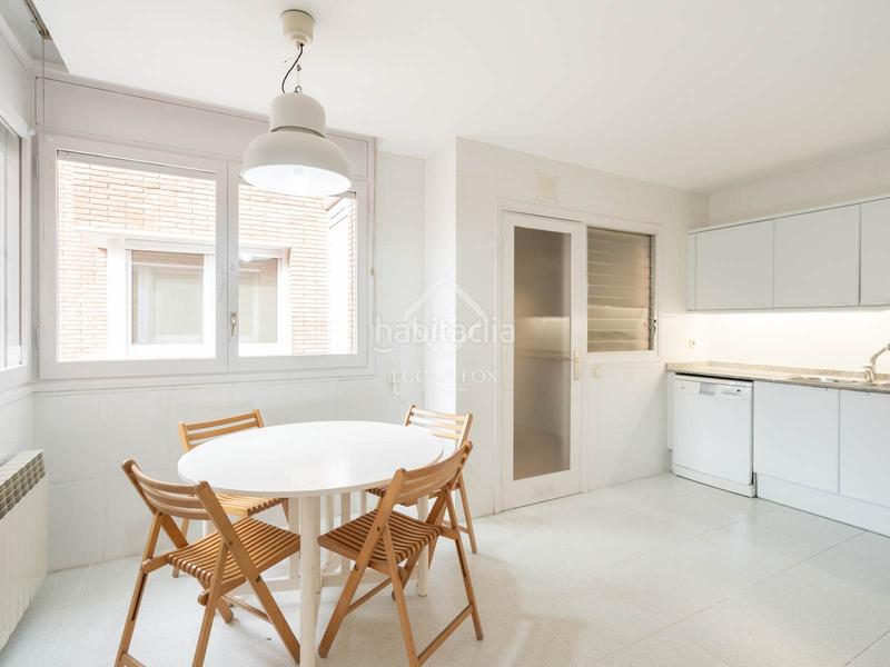 Foto 9e740aa2-1c62-48d0-a707-4e2206edde56. Affitto appartamento con parcheggio piscina in Eixample Sant Cugat del Vallès