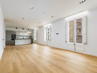 Appartement à Dreta de l´Eixample. Piso en venta en excelentes condiciones con cuatro dormitorios e