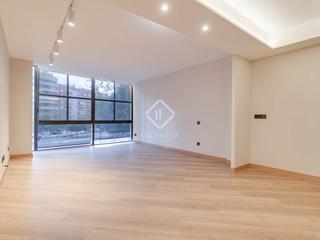 Lloguer Pis a La Nova Esquerra de l´Eixample. Piso en excelentes condiciones de 5 dormitorios en alquiler en e