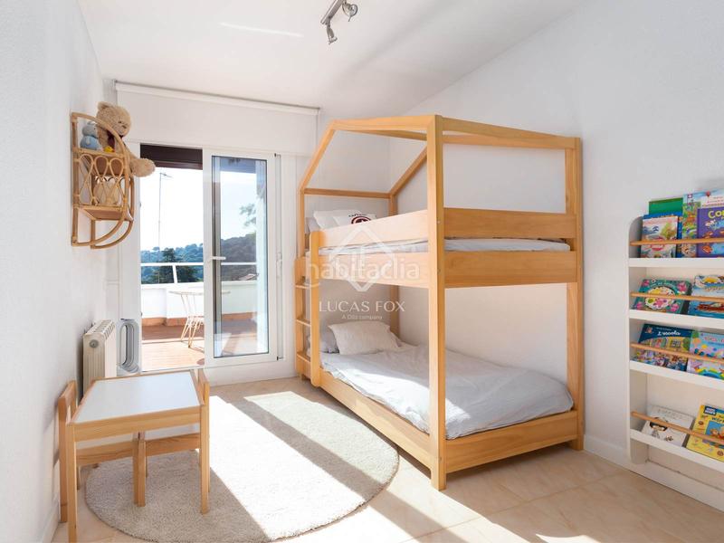 Foto 0823030a-bac5-43a1-8d4f-aacb5dc56aba. Chalet con riscaldamento parcheggio piscina in Alella