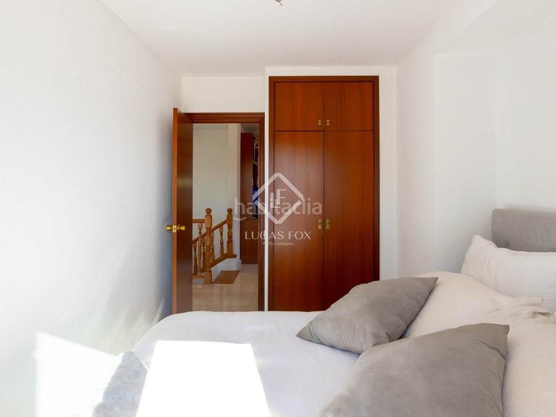 Foto 19be2008-1026-45f2-af44-b189a4c1db5b. Chalet con riscaldamento parcheggio piscina in Alella