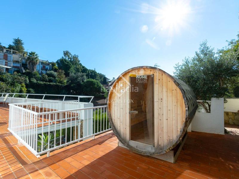 Foto 1ab5f100-2ac5-4c9c-b5fb-827f38f81d43. Chalet con riscaldamento parcheggio piscina in Alella