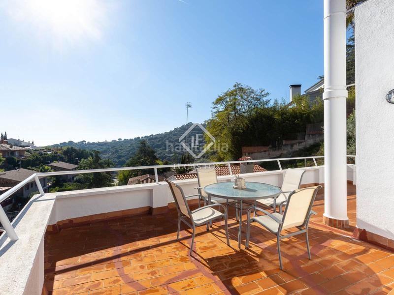 Foto 205b964b-1d69-4b67-915c-267694cc144c. Chalet con riscaldamento parcheggio piscina in Alella