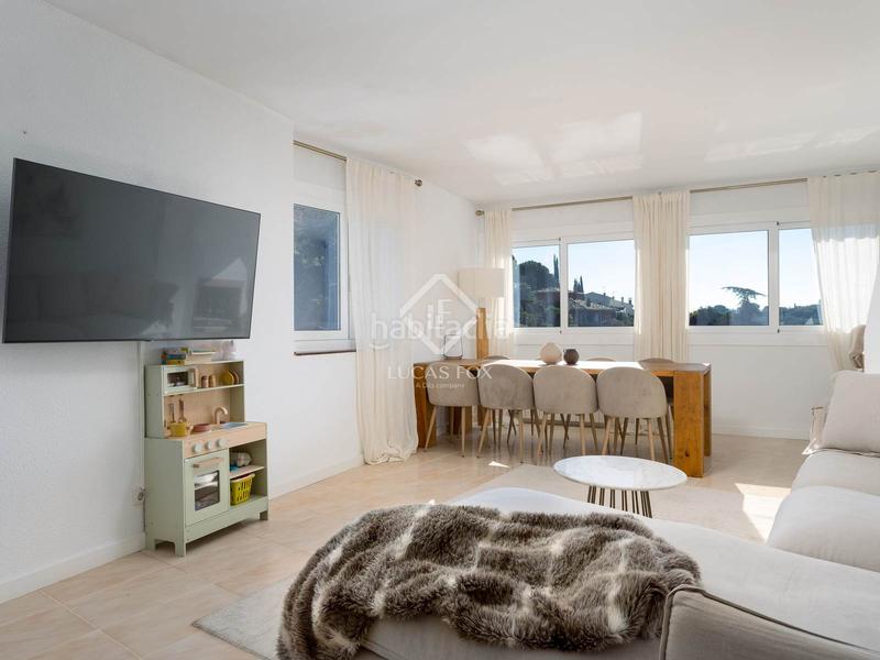 Foto 3059e30d-8c9c-4542-8518-0d0ce0b57e52. Chalet con riscaldamento parcheggio piscina in Alella