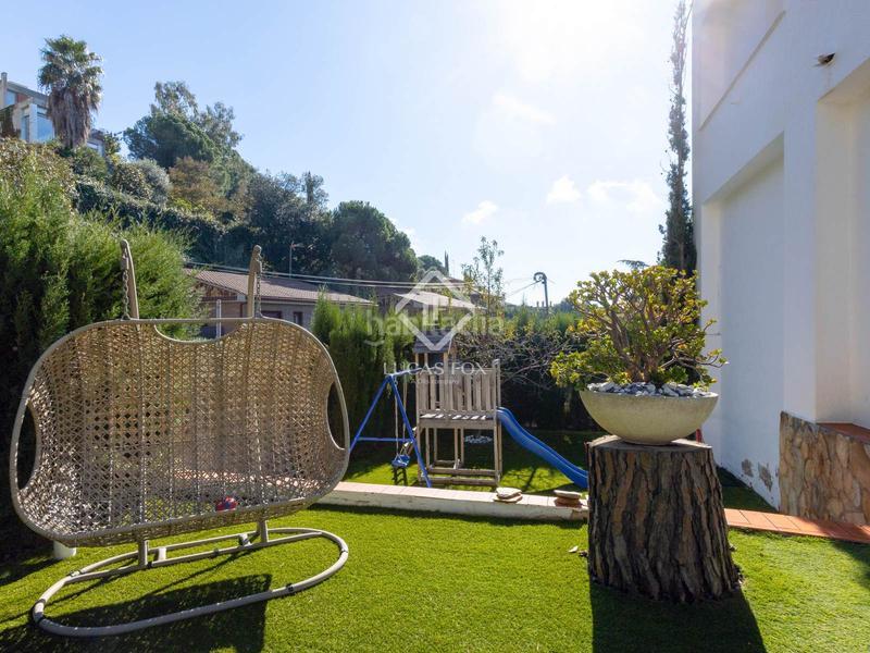 Foto b0efff6f-7f60-4609-adaf-7b7daa4cee97. Chalet con riscaldamento parcheggio piscina in Alella