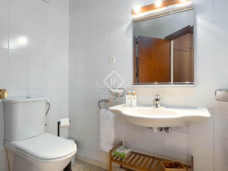 Foto d89ad789-12be-4af9-867a-4efce3ed23d5. Chalet con riscaldamento parcheggio piscina in Alella