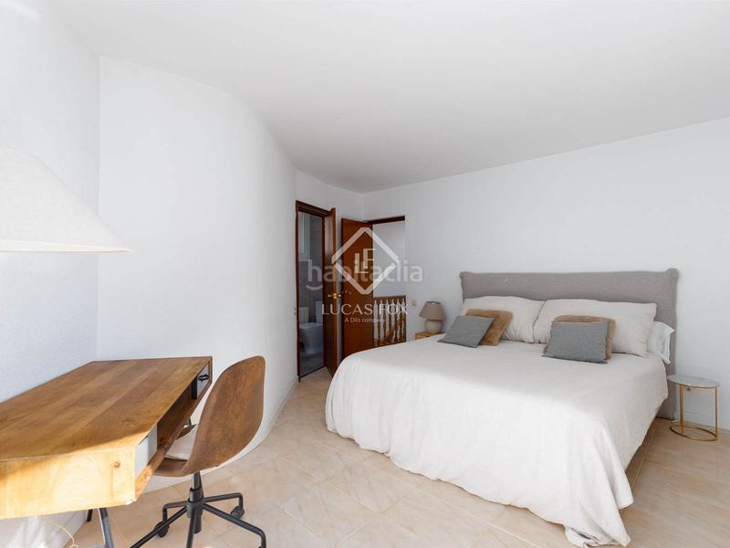 Foto e3efa16a-b1bc-4ced-8480-c9daee11a88f. Chalet con riscaldamento parcheggio piscina in Alella