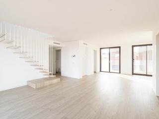 Attico in Centre - Estació. Ático dúplex con 3 dormitorios, 2 terrazas y 5 plazas de aparcam