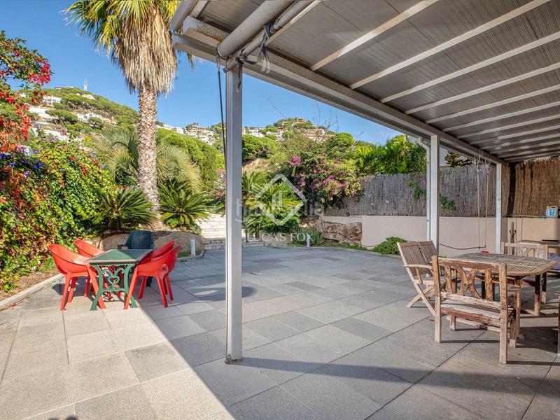 Foto 5f3b0f2a-81d8-48dc-8013-ec2e165420fe. Chalet mit heizung parking pool in Roca Grossa Lloret de Mar