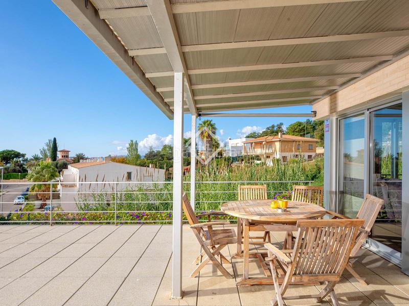 Foto 6bbb9175-94cb-48ab-a512-450d922770f9. Chalet mit heizung parking pool in Roca Grossa Lloret de Mar