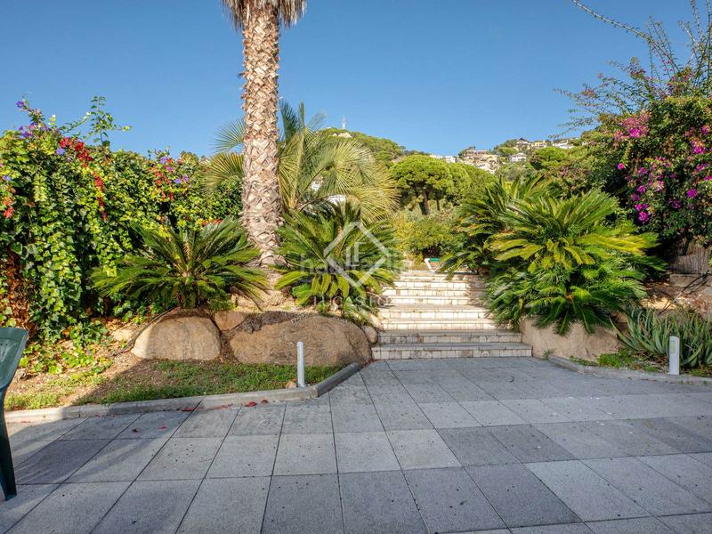 Foto a6ef09b8-41a9-4fee-8693-931ed3b489f5. Chalet mit heizung parking pool in Roca Grossa Lloret de Mar