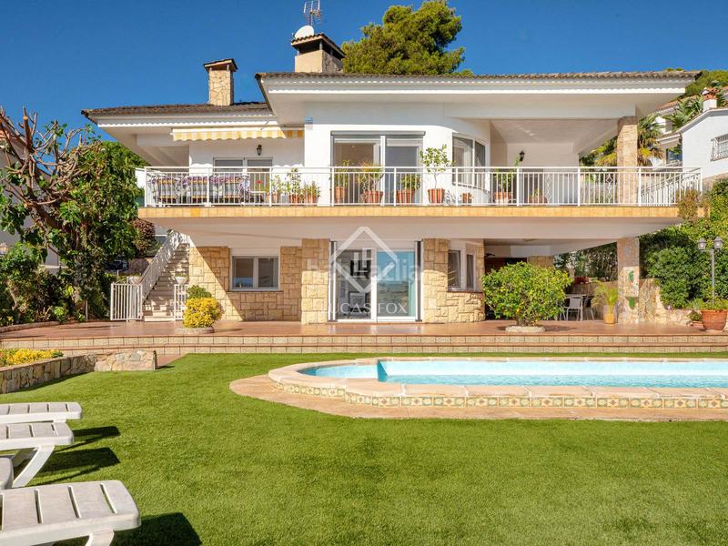 Foto 5ad68990-0b36-461d-9b05-3a230741d691. Chalet with heating pool in Roca Grossa Lloret de Mar