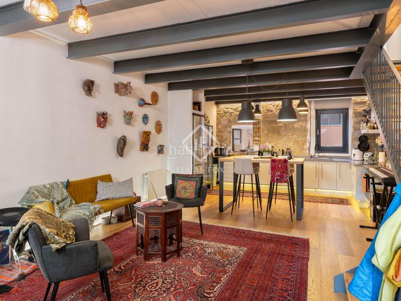 Foto 3a6fb700-7e4d-40b6-b46b-769fd3089bca. Àtic amb calefacció a Centre-Barri Vell Girona