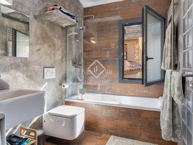 Foto 4eb26e67-271c-46ed-a6f8-fc1d99c6f17a. Àtic amb calefacció a Centre-Barri Vell Girona