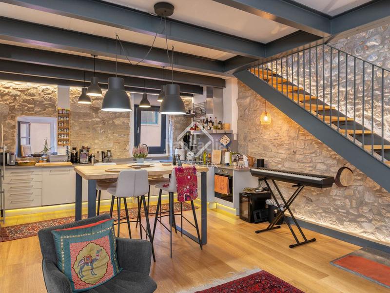 Foto c912d056-a9d0-4e41-a3f6-8bb3af38f3b4. Àtic amb calefacció a Centre-Barri Vell Girona