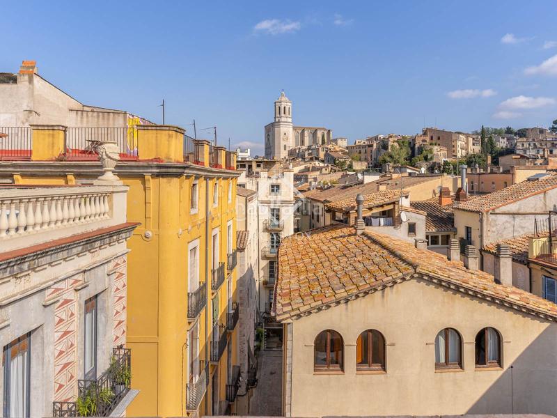 Foto f2617f8c-f020-416e-8c93-80f3cce2e35d. Àtic amb calefacció a Centre-Barri Vell Girona