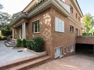 Xalet a Arxiu. Casa de 6 dormitorios, apartamento de invitados, parking para 6