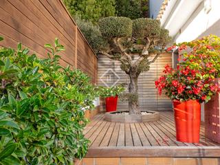 Chalet en Montgó. Casa con espectaculares vistas panorámicas al mar, jardín y pisc