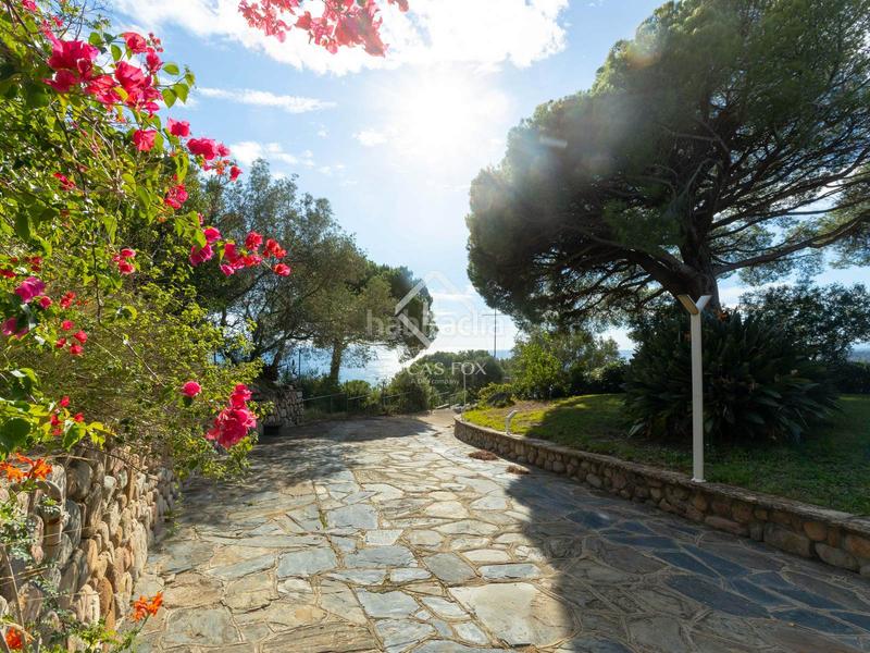 Foto d5846a48-1e54-47d8-babf-06d99d1c8939. Chalet con riscaldamento parcheggio piscina in Urbanitzacions Sant Pol de Mar