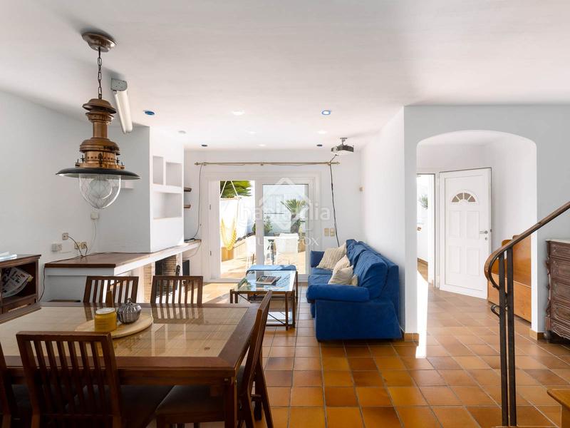 Foto b45f1db9-540f-4e72-ab3a-672dcff9006b. Chalet con riscaldamento parcheggio piscina in Urbanitzacions Sant Pol de Mar