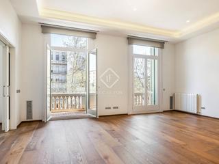 Location Appartement à Dreta de l´Eixample. Espectacular piso de 230 m , cuatro habitaciones, en el emblemát