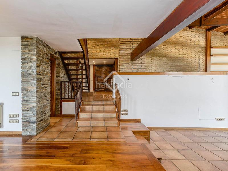 Foto 7b6a6b33-ccfc-4705-8dd1-5cb0438d9f68. Chalet con riscaldamento parcheggio piscina in Vallvidrera - Tibidabo - Les Planes Barcelona