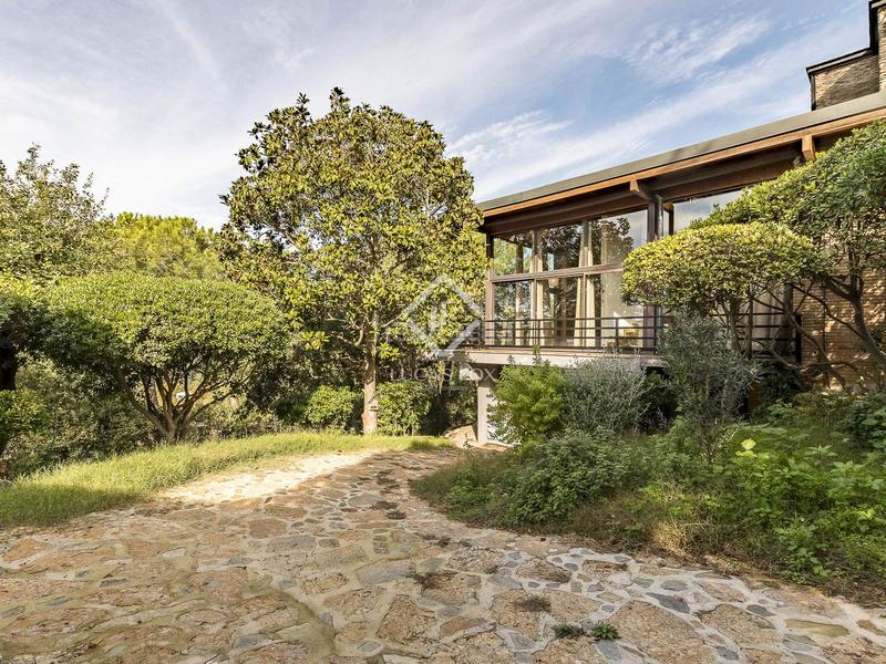 Foto 996b9833-d1d6-481f-9212-bbb35bf4783d. Chalet con riscaldamento parcheggio piscina in Vallvidrera - Tibidabo - Les Planes Barcelona