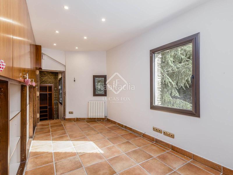 Foto 9a11a6fa-dc2b-4822-b648-b2114d7f4adc. Chalet con riscaldamento parcheggio piscina in Vallvidrera - Tibidabo - Les Planes Barcelona