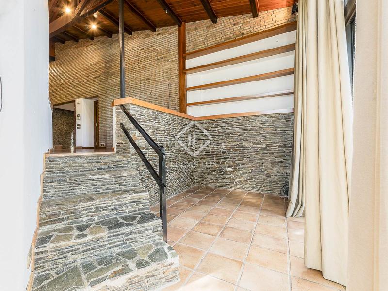 Foto afe98ec2-932b-4a55-a7ed-383981f6cbfb. Chalet con riscaldamento parcheggio piscina in Vallvidrera - Tibidabo - Les Planes Barcelona