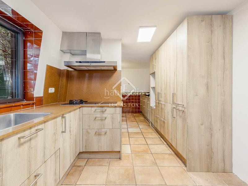 Foto f723559b-a6f1-4d96-8799-4bb463129e15. Chalet con riscaldamento parcheggio piscina in Vallvidrera - Tibidabo - Les Planes Barcelona