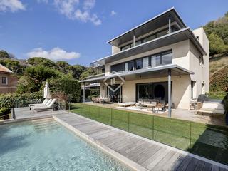 Location Chalet à Sarrià. Casavilla en excelentes condiciones con cinco dormitorios en alq