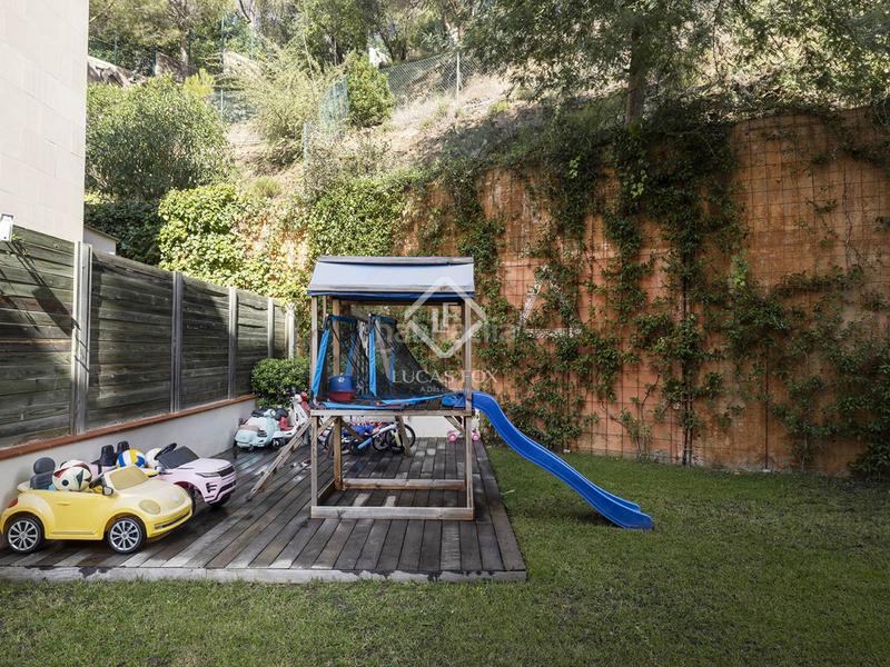 Foto 8ce4f372-5f14-4729-9c51-3144ea67c083. Alquiler chalet casavilla en excelentes condiciones con cinco dormitorios en alquiler en pedralbes en Barcelona