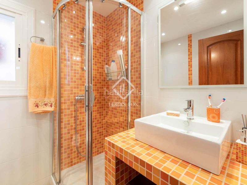 Foto 0584e79a-1451-4658-b167-3d7cad75442b. Chalet villa familiar en Montmar piscina y jardín privados en Castelldefels