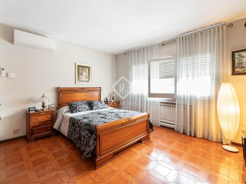 Foto 24fc2e4c-f741-415c-94bc-356d796a6134. Chalet villa familiar en Montmar piscina y jardín privados en Castelldefels