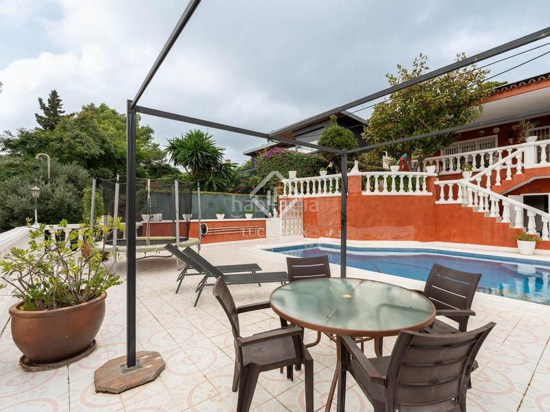 Foto 33c42e7a-8c13-41ab-936a-3d1033ec5c70. Chalet villa familiar en Montmar piscina y jardín privados en Castelldefels