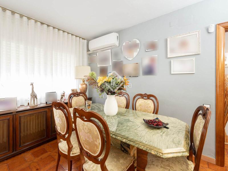 Foto 89c6cd7e-6058-4441-9604-1f1e7ee70da6. Chalet villa familiar en Montmar piscina y jardín privados en Castelldefels