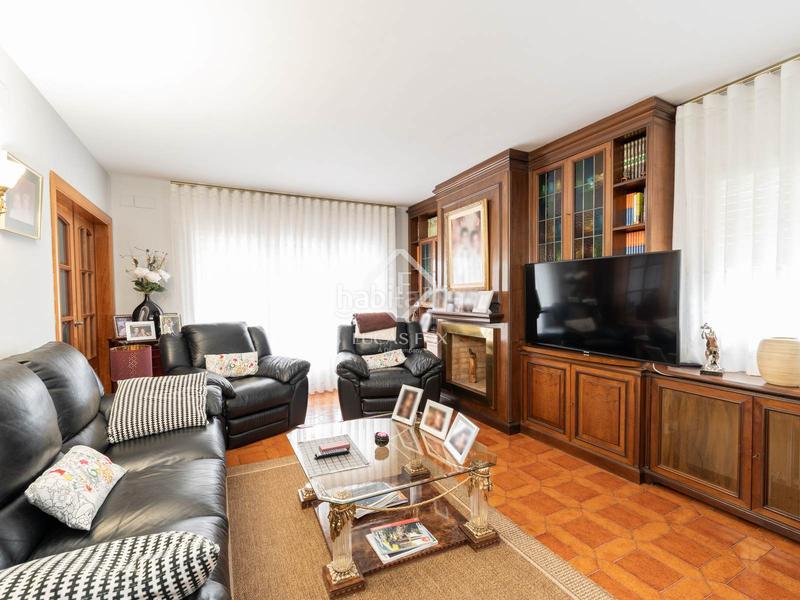 Foto 91361849-64c2-4732-9421-8800adb8d443. Chalet villa familiar en Montmar piscina y jardín privados en Castelldefels