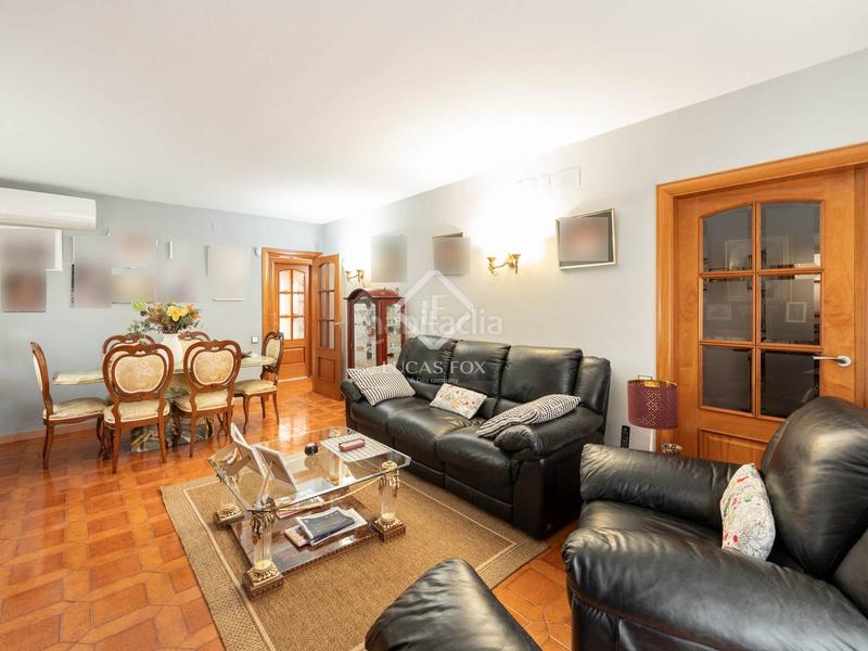 Foto fd90da36-44b3-4c0a-91da-b78956fb097b. Chalet villa familiar en Montmar piscina y jardín privados en Castelldefels