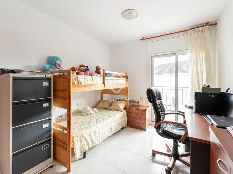 Foto 32dd81cb-0e34-4075-8c91-9d799abe0306. Xalet amb calefacció aparcament piscina a Montmar Castelldefels